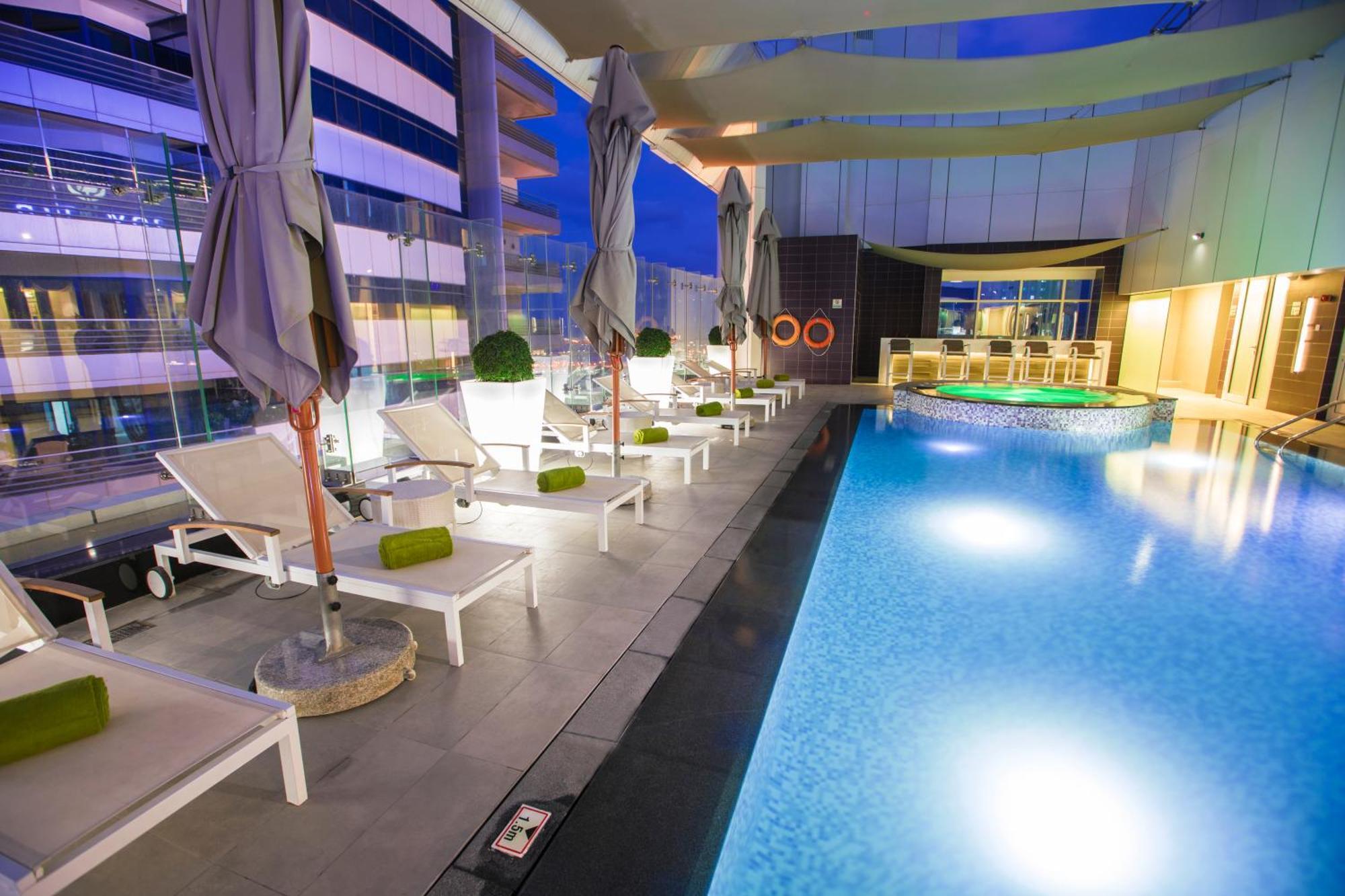 ดิ แอค โฮเทล - ชาร์จะฮ์ Hotel ชาร์จาห์ สิ่งอำนวยความสะดวก รูปภาพ The pool at the 30th